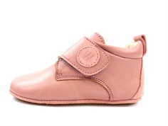 Wheat slippers cameo blush